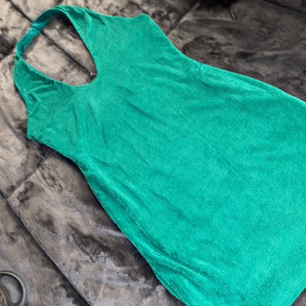 🪲 NWT “METALLIC” EMERALD GREEN MINI DRESS 🪲